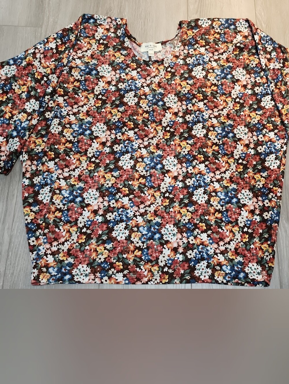 Kim & Cami Multicolor Floral Short Sleeve Shirt